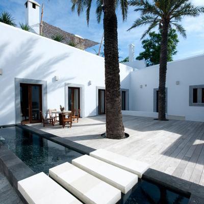 The Giri Residence Hotel