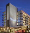 Retro-chic resort lures desert party crowd